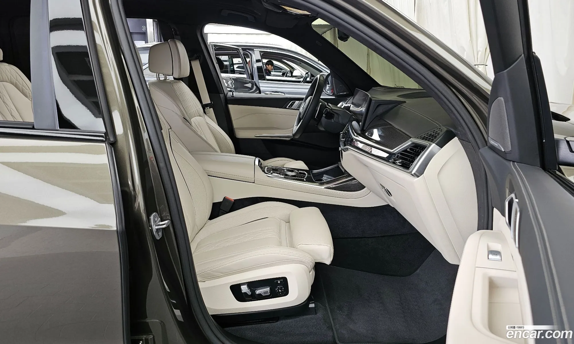 BMW X7 2025 WBA21EM03S9Z84074 — 18