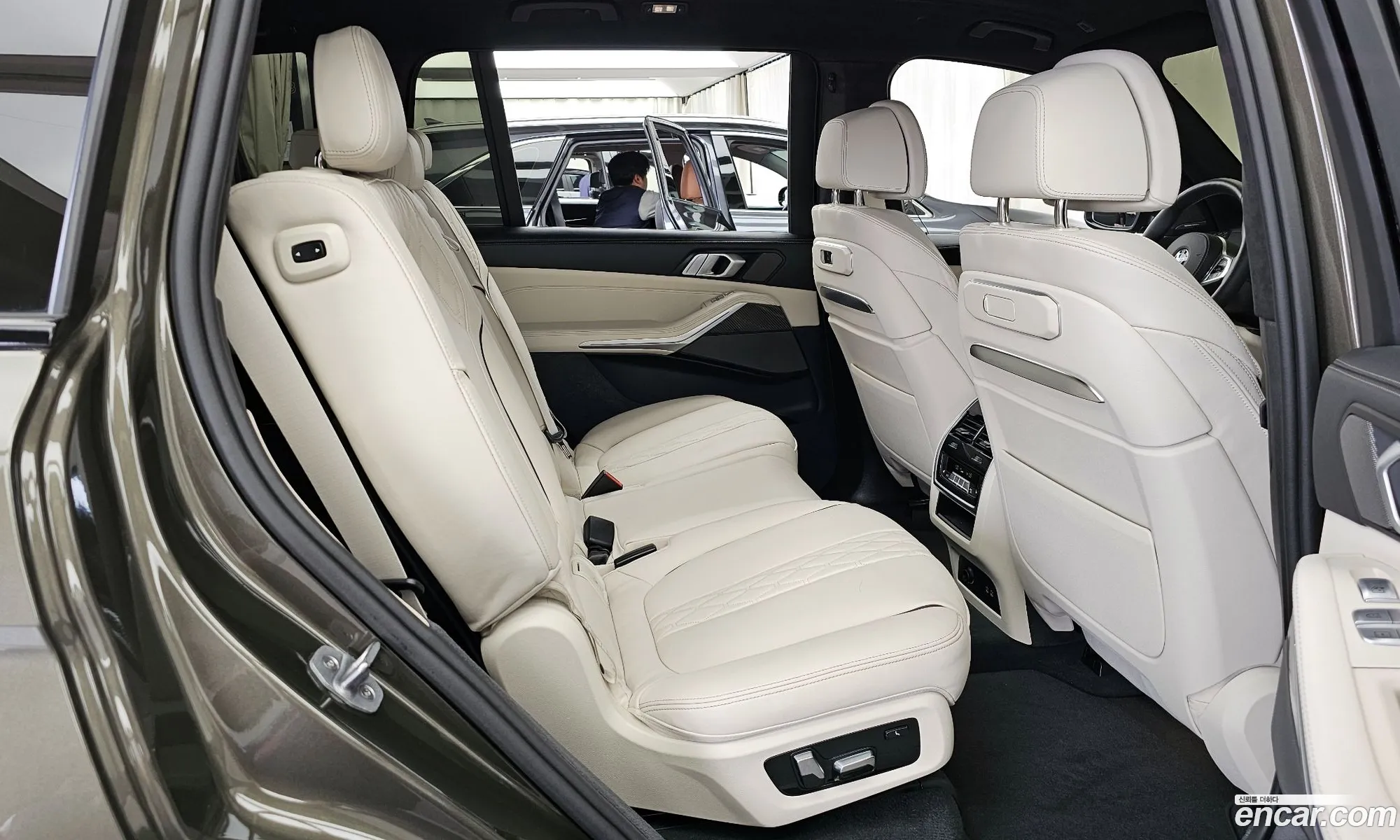BMW X7 2025 WBA21EM03S9Z84074 — 14