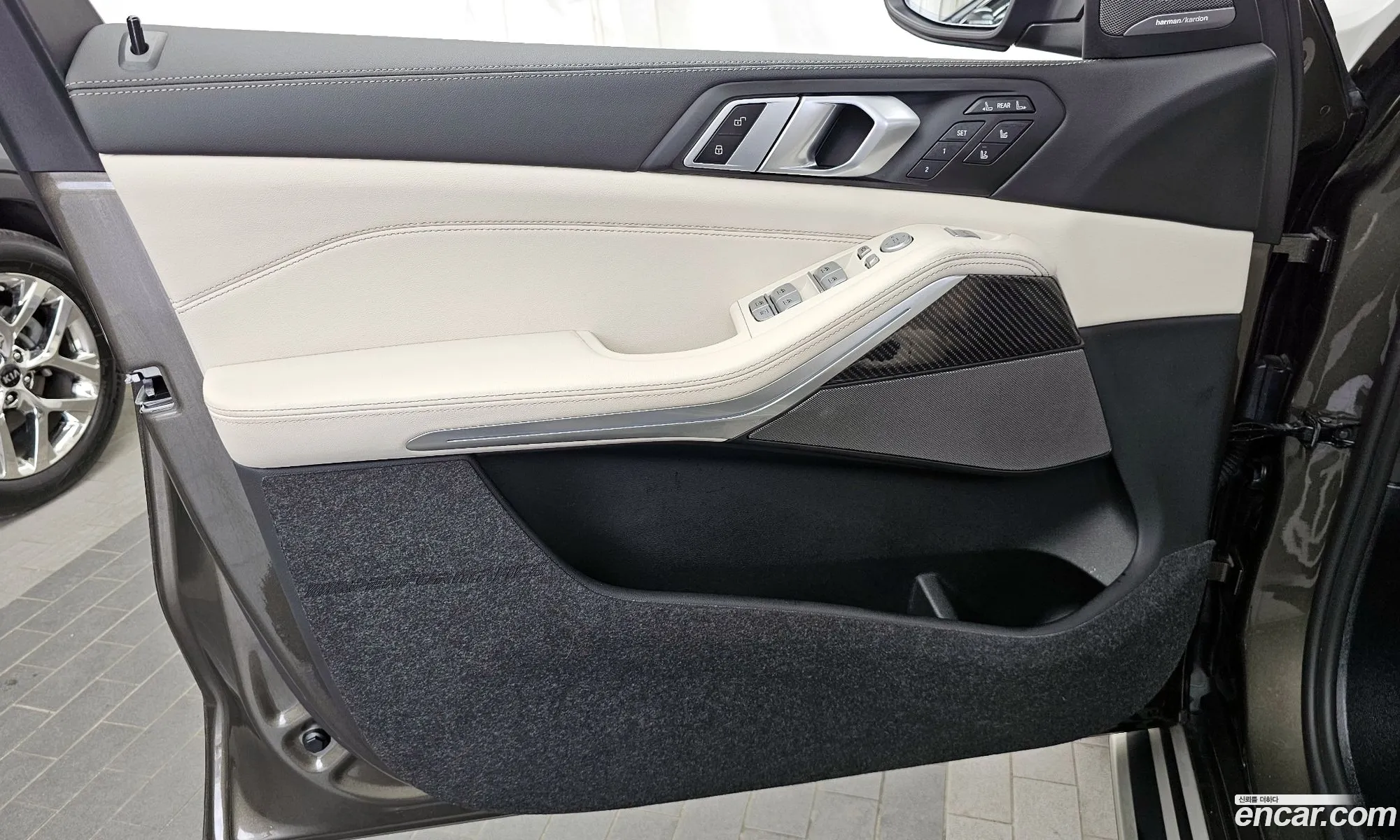 BMW X7 2025 WBA21EM03S9Z84074 — 21