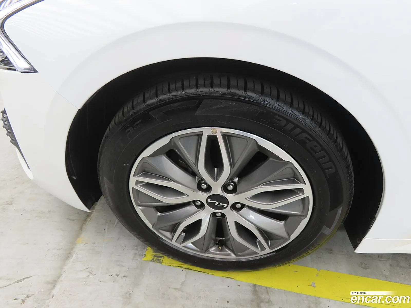Kia K5 Hybrid 2022 — 12
