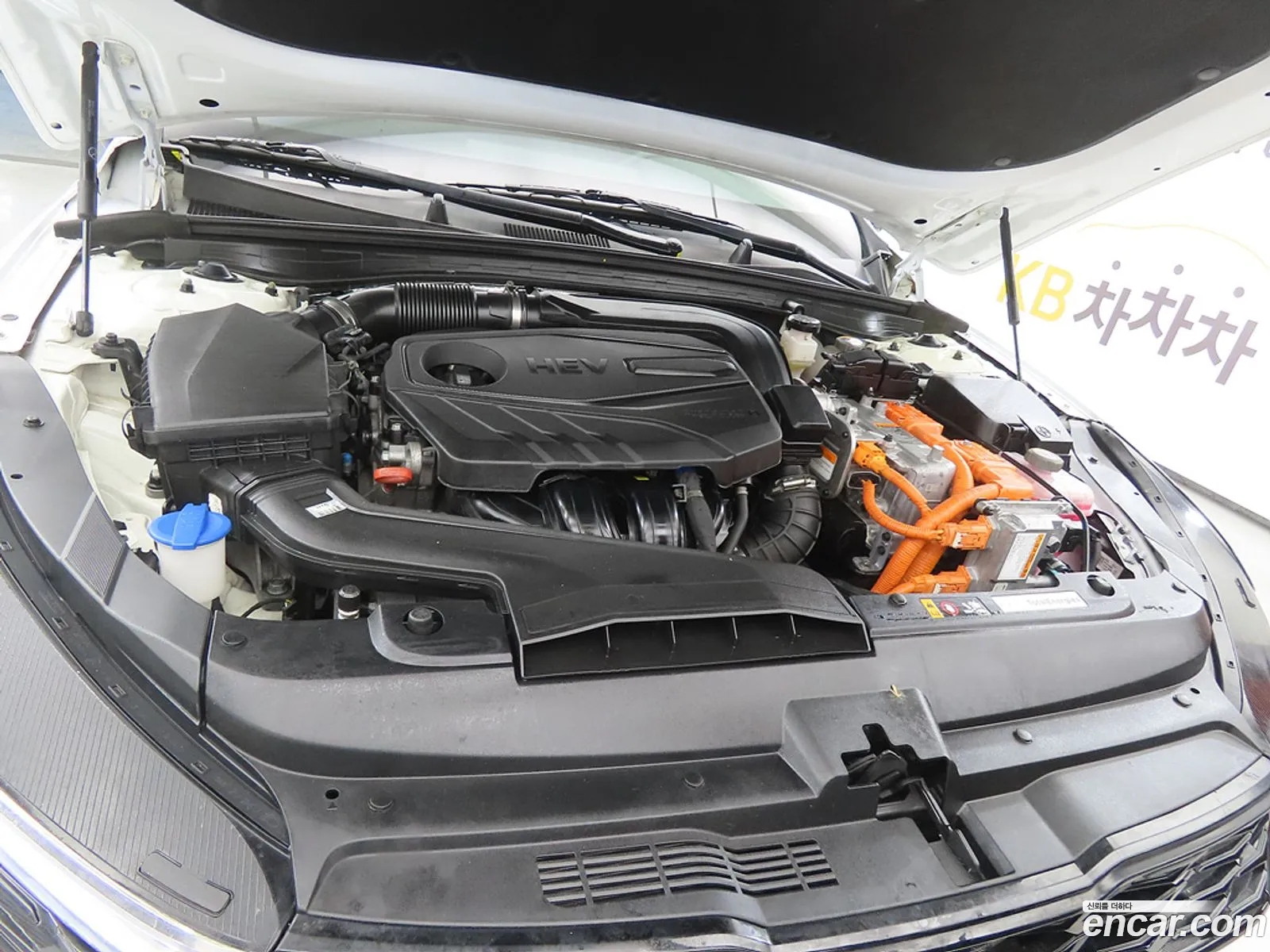 Kia K5 Hybrid 2022 — 17
