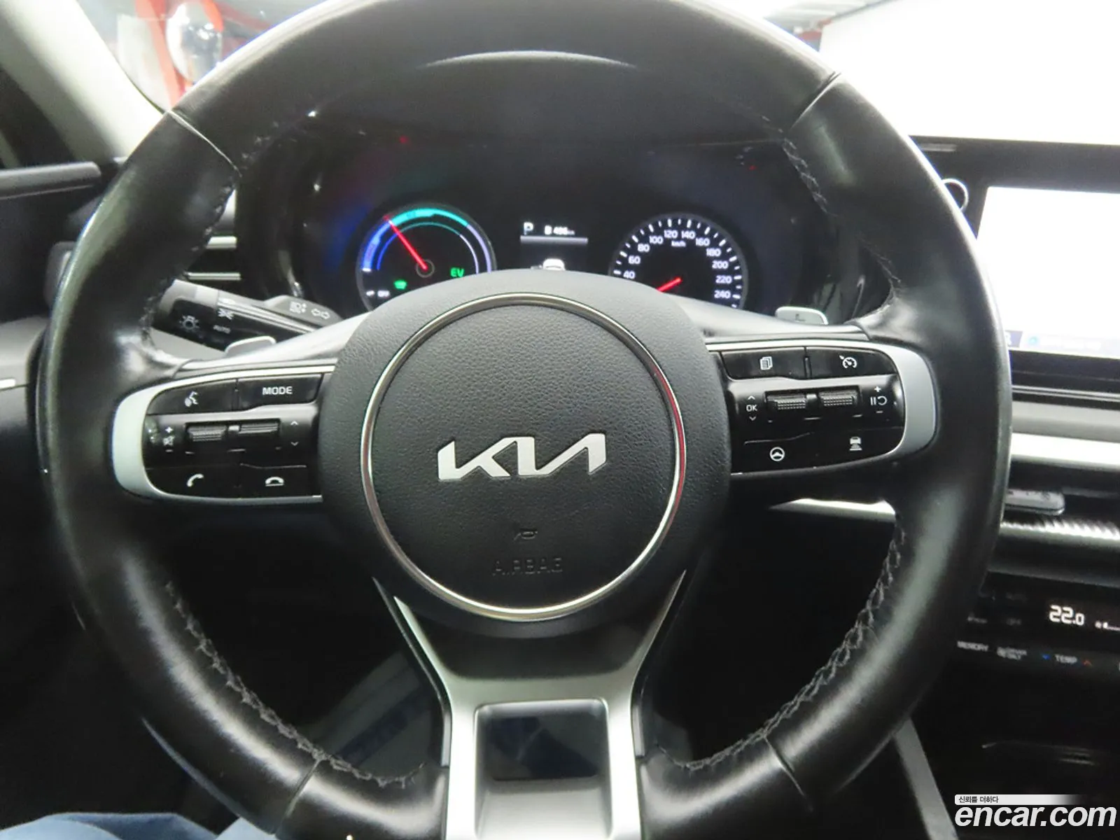 Kia K5 Hybrid 2022 — 11