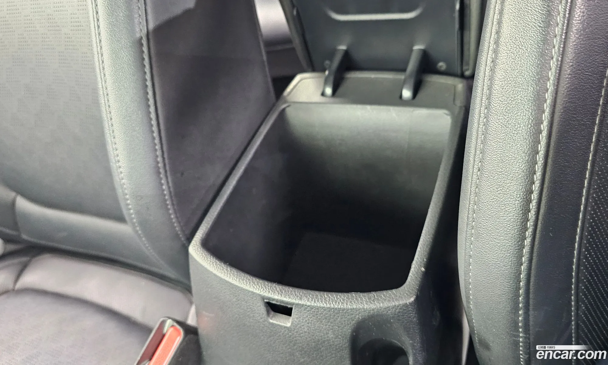 Kia Seltos 2019 KNAER812GLK043310 — 4