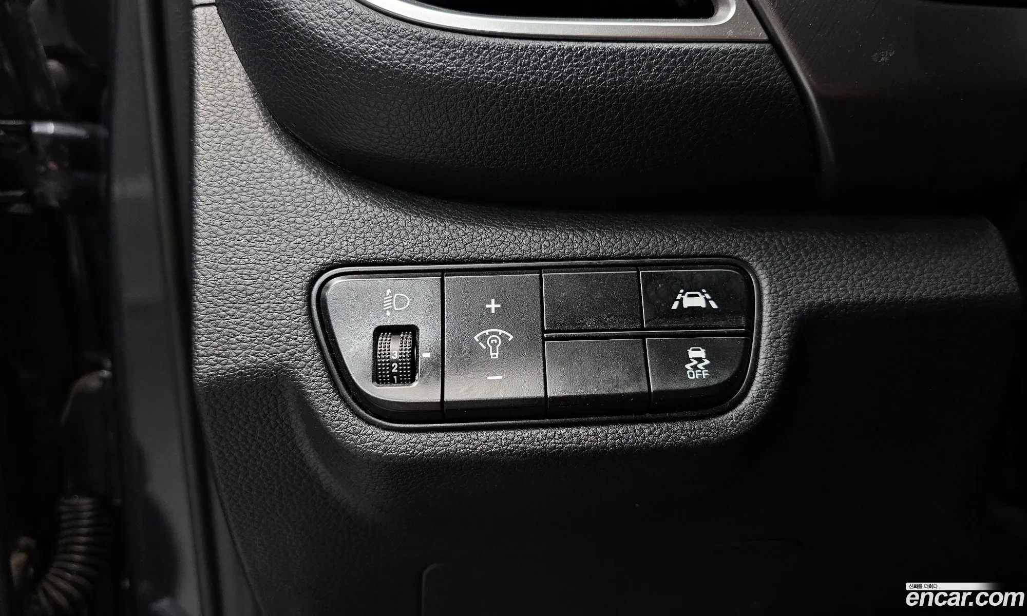 Kia Seltos 2019 KNAER812GLK043310 — 30