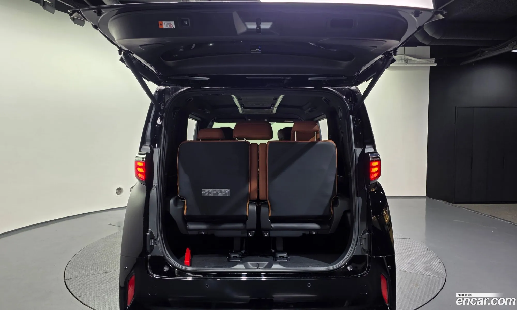 Toyota Alphard 2025 — 10