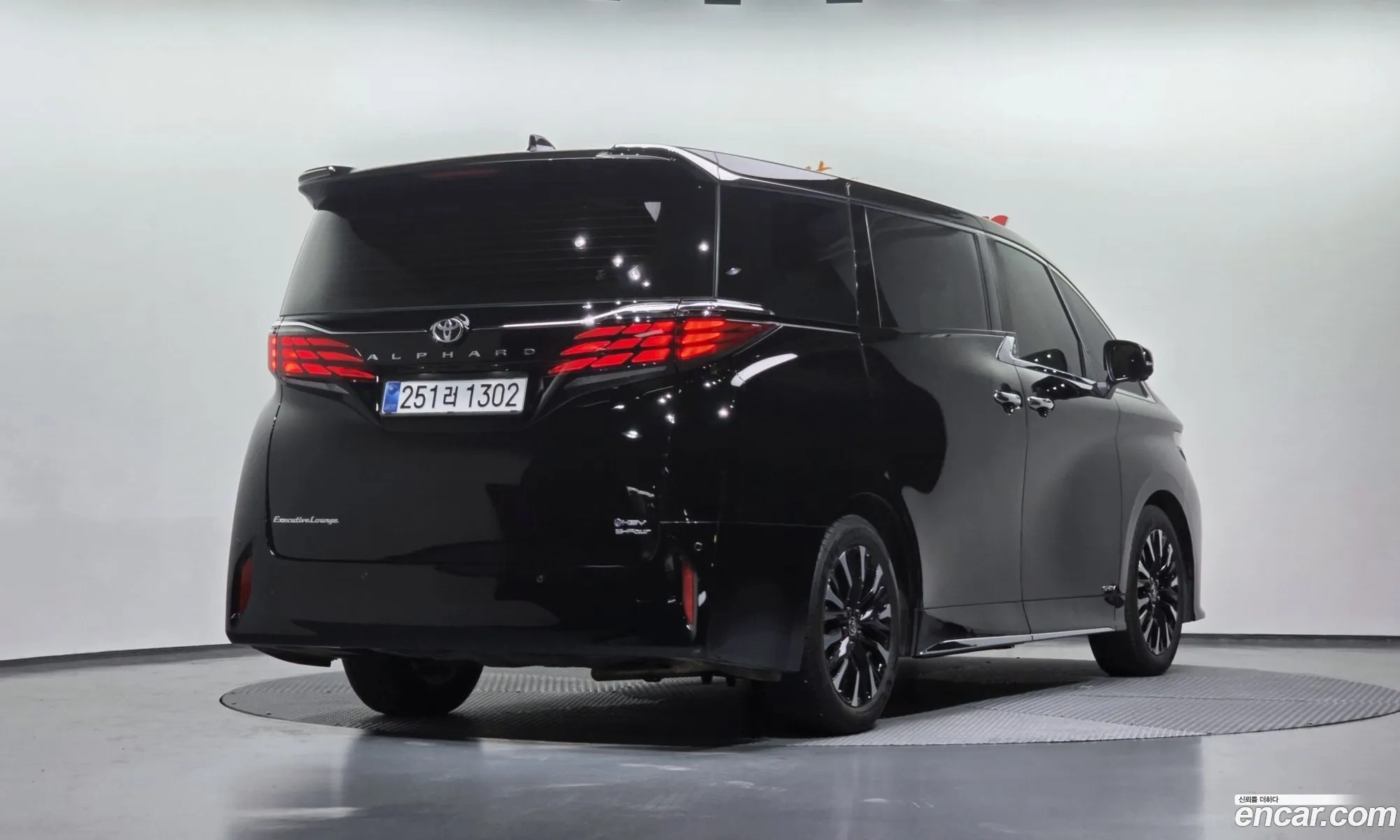 Toyota Alphard 2025 — 18