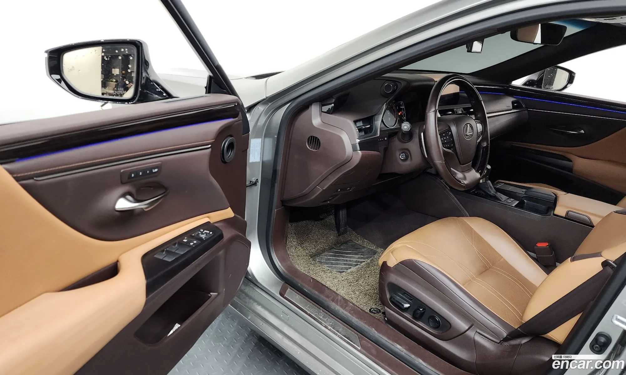 Lexus ES300h 7th Gen 2019 — 18