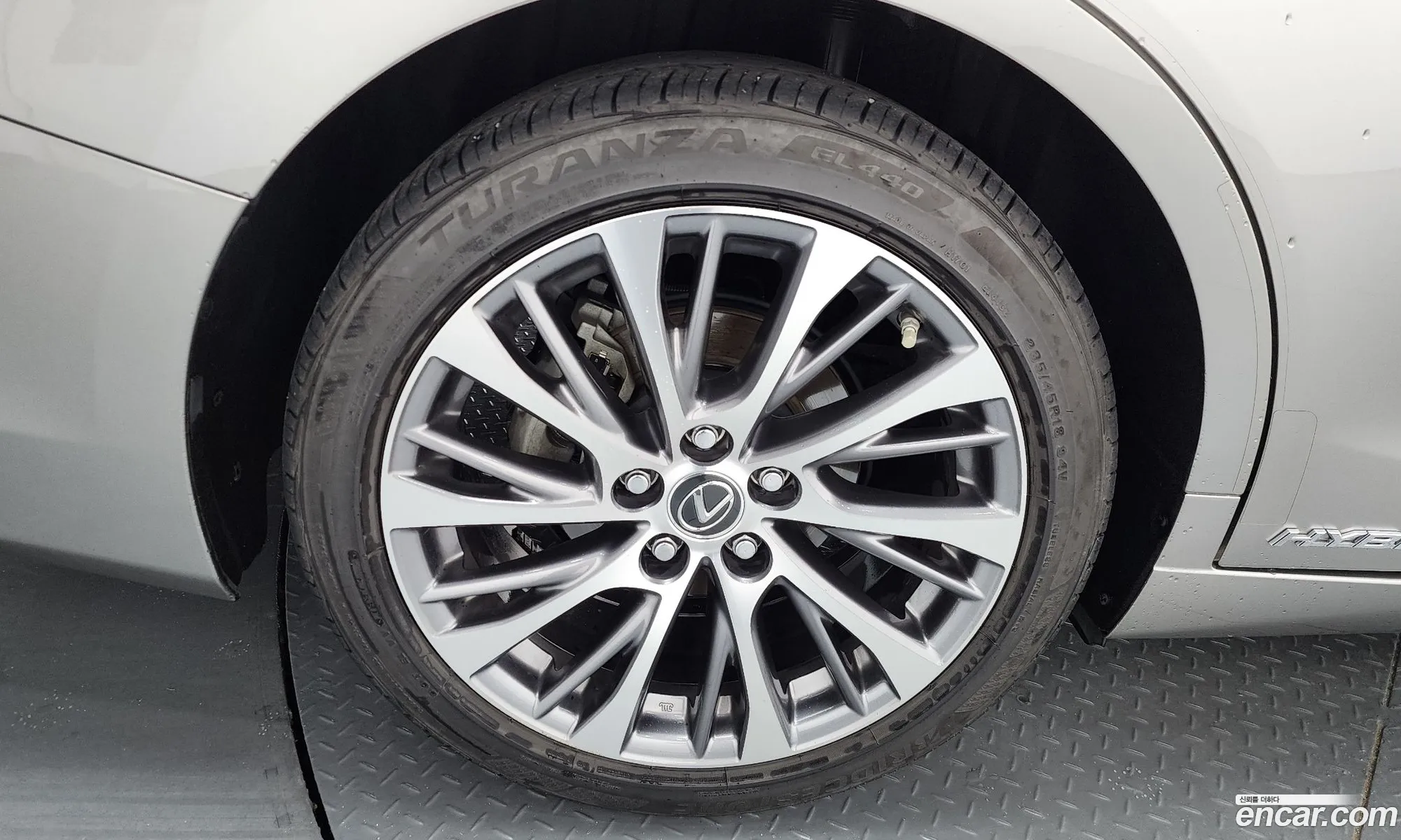 Lexus ES300h 7th Gen 2019 — 30