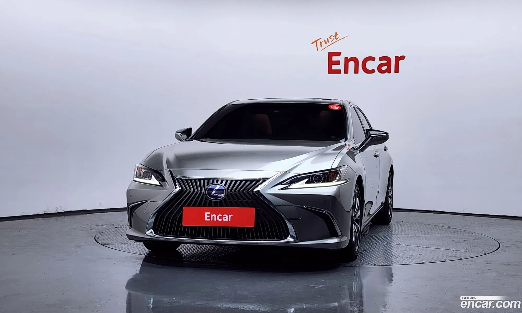 Lexus ES300h 7th Gen 2019 — 31