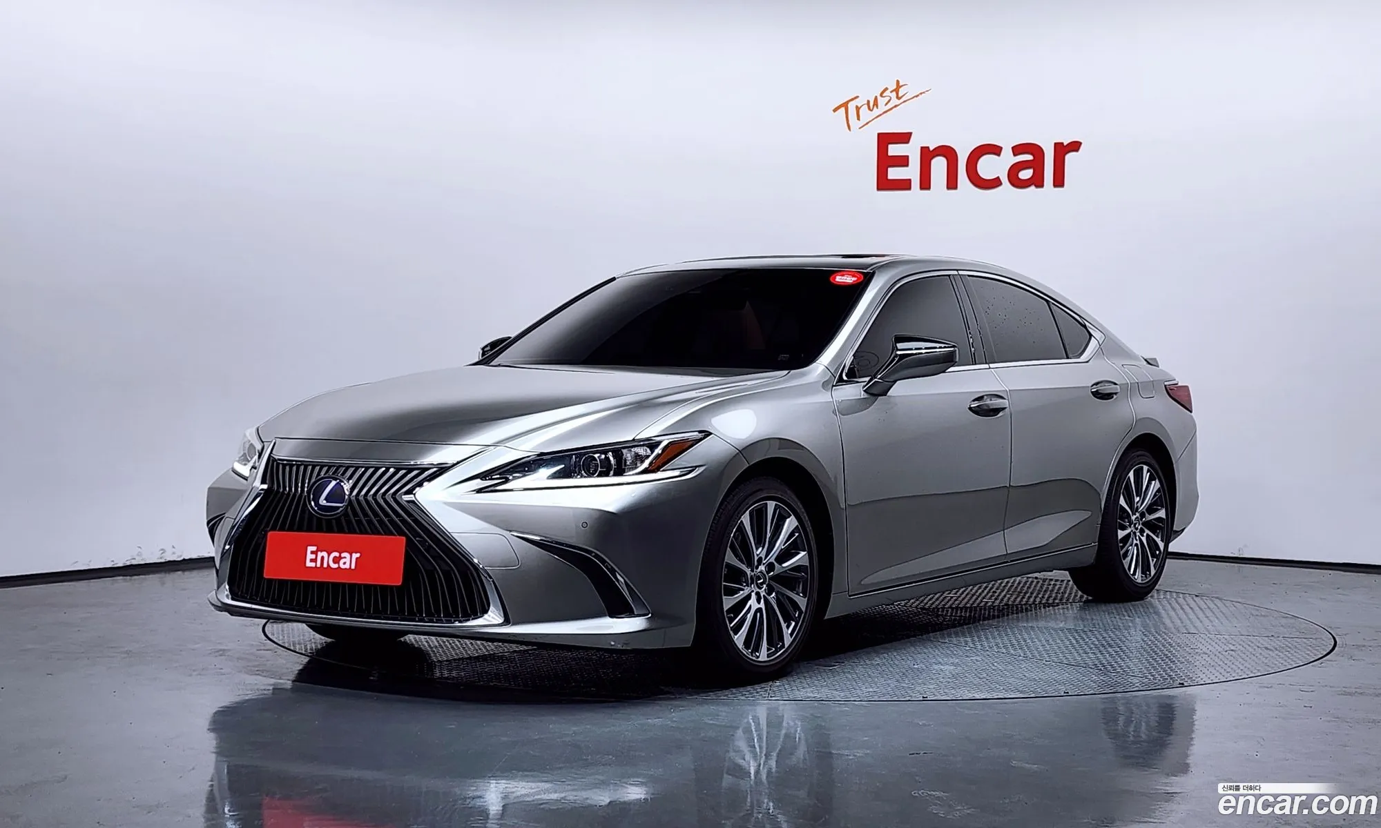 Lexus ES300h 7th Gen 2019 — 23