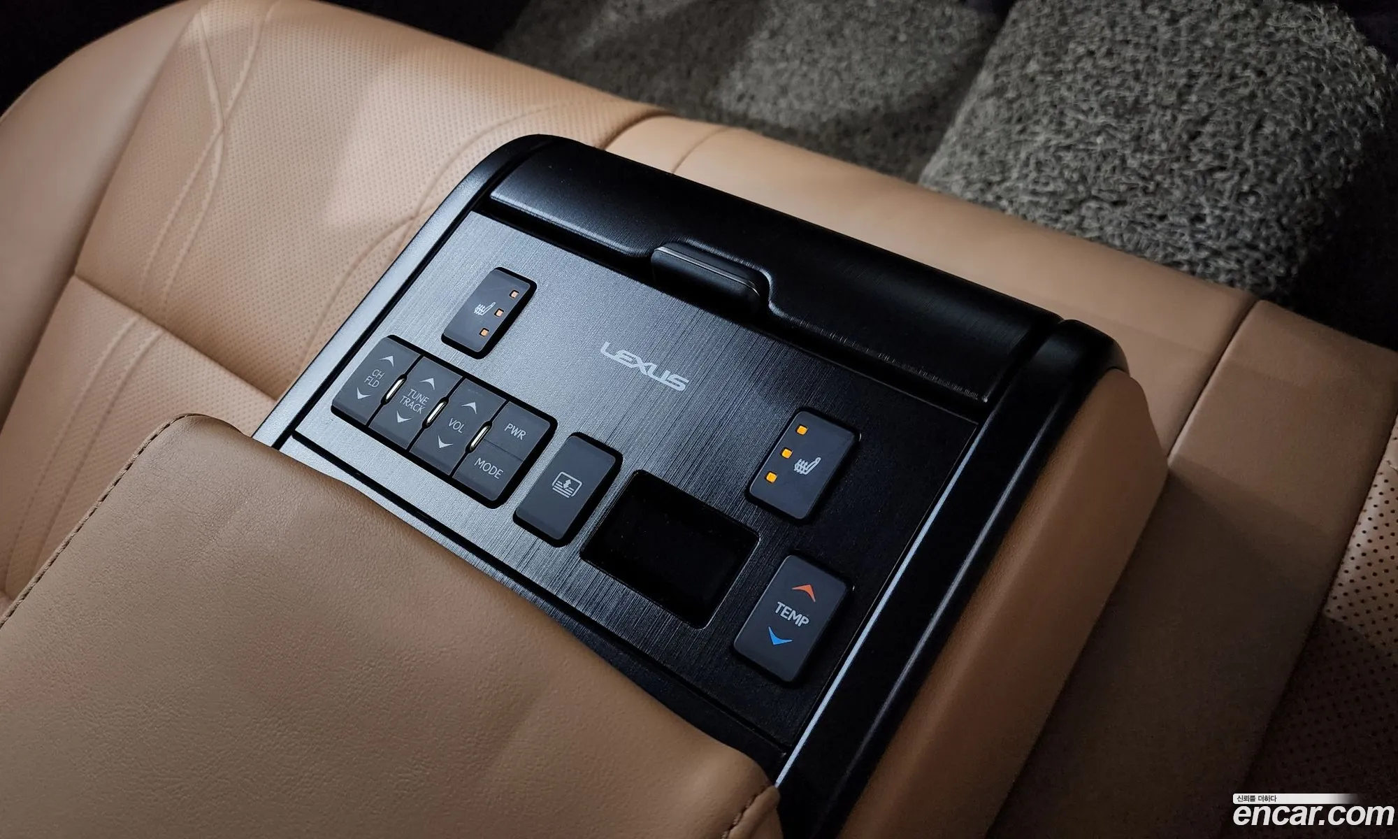 Lexus ES300h 7th Gen 2019 — 7