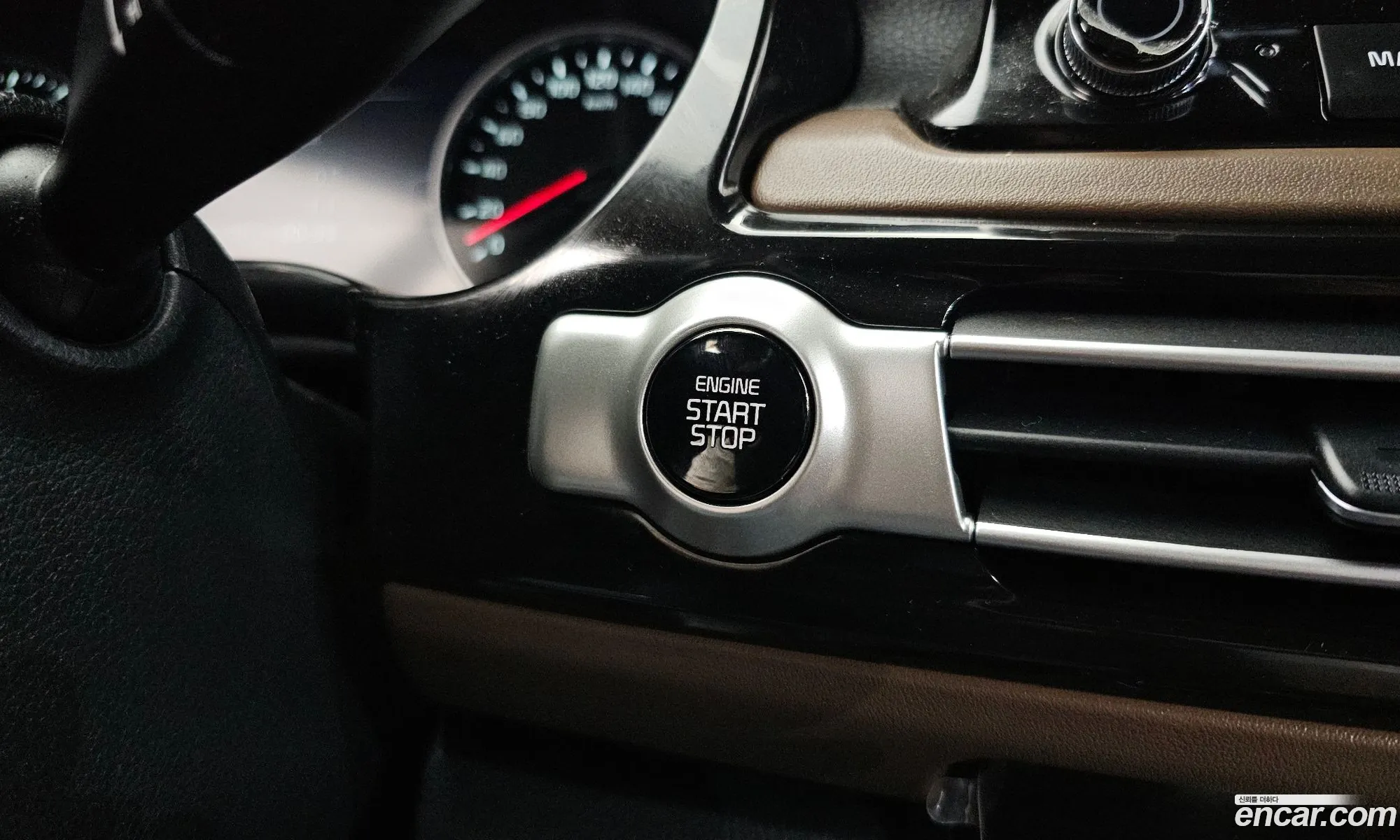 Kia Seltos 2019 KNAET812GLK011071 — 34