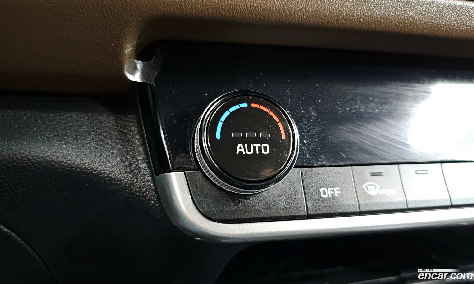 Kia Seltos 2019 KNAET812GLK011071 — 2