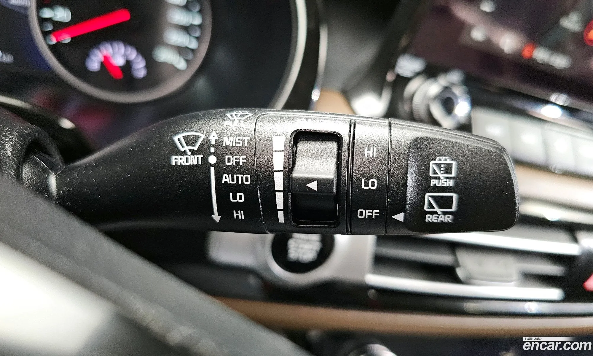 Kia Seltos 2019 KNAET812GLK011071 — 8