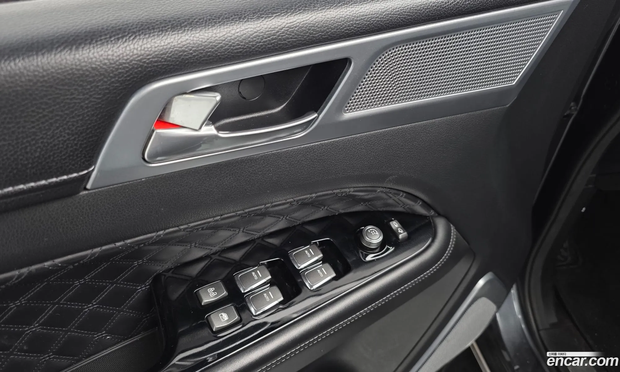 KG Mobility (SsangYong) Rexton 2020 — 19