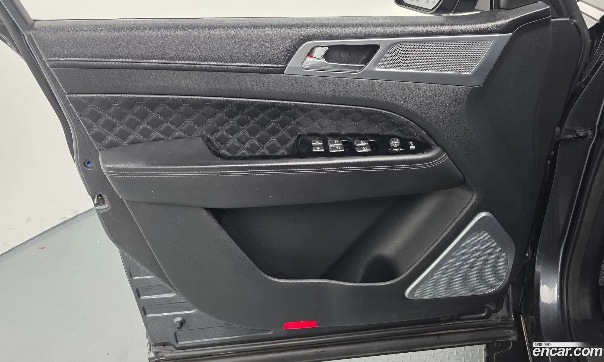 KG Mobility (SsangYong) Rexton 2020 — 15