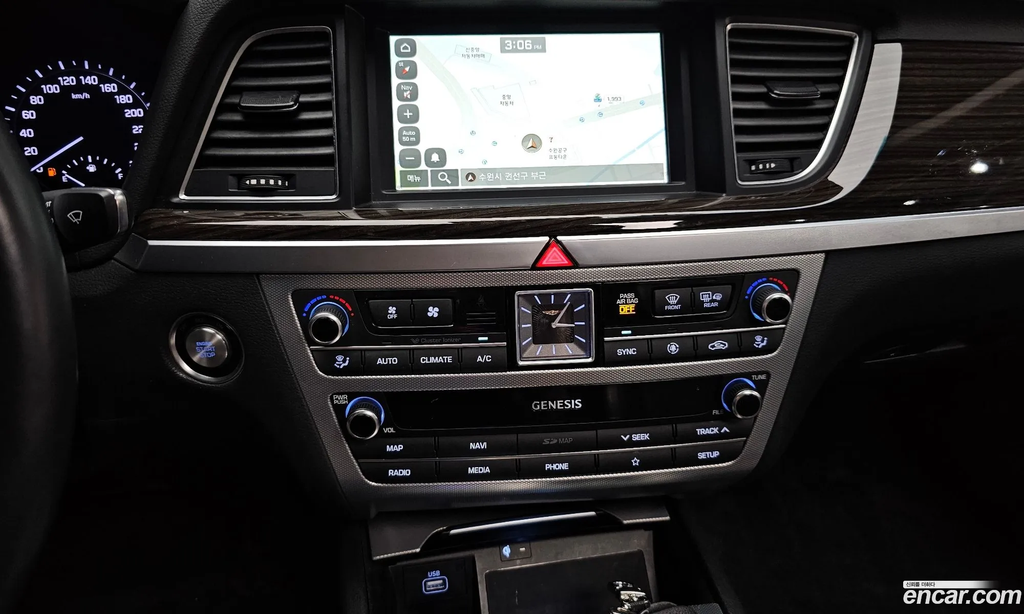 Genesis G80 2018 KMHGL41DDKU313379 — 30