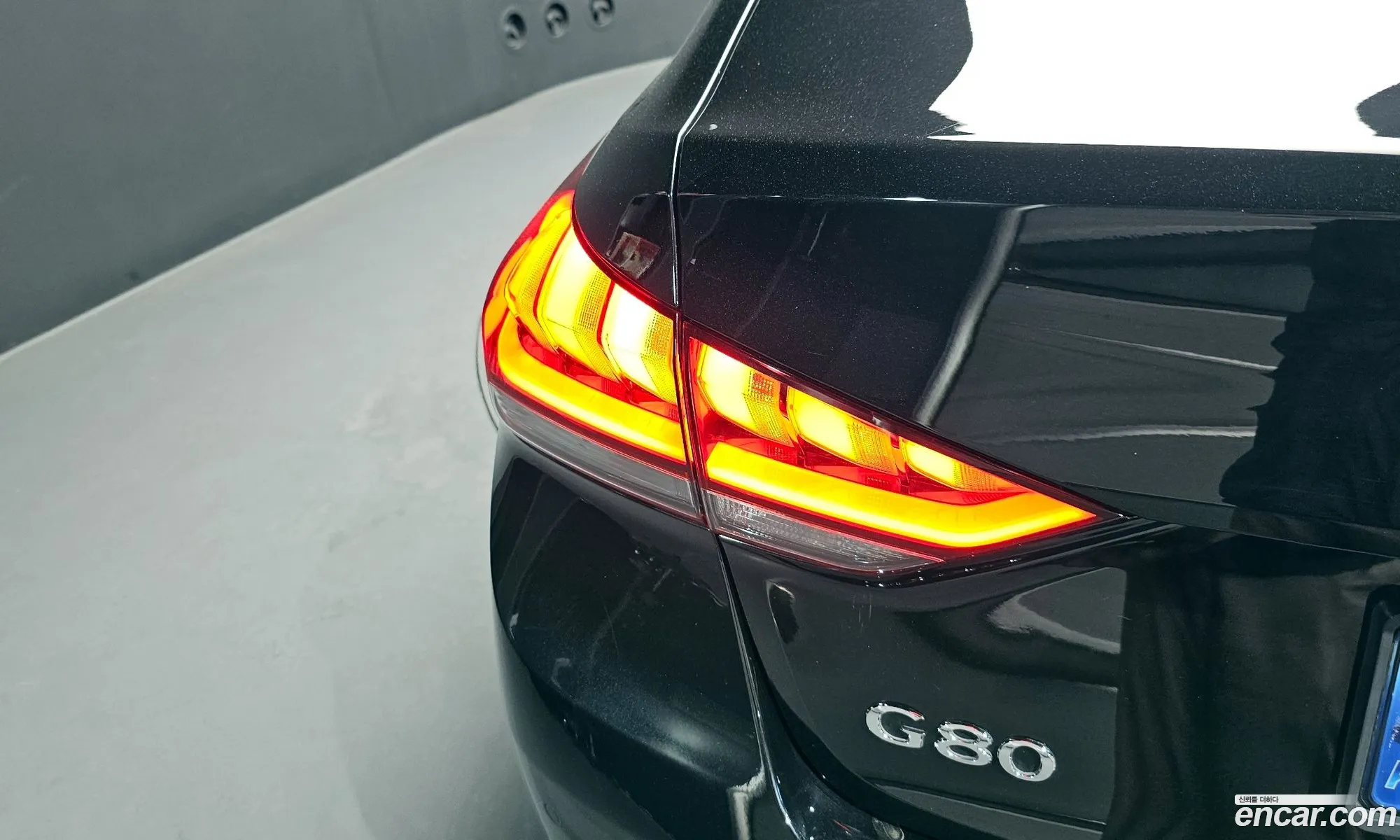 Genesis G80 2018 KMHGL41DDKU313379 — 33