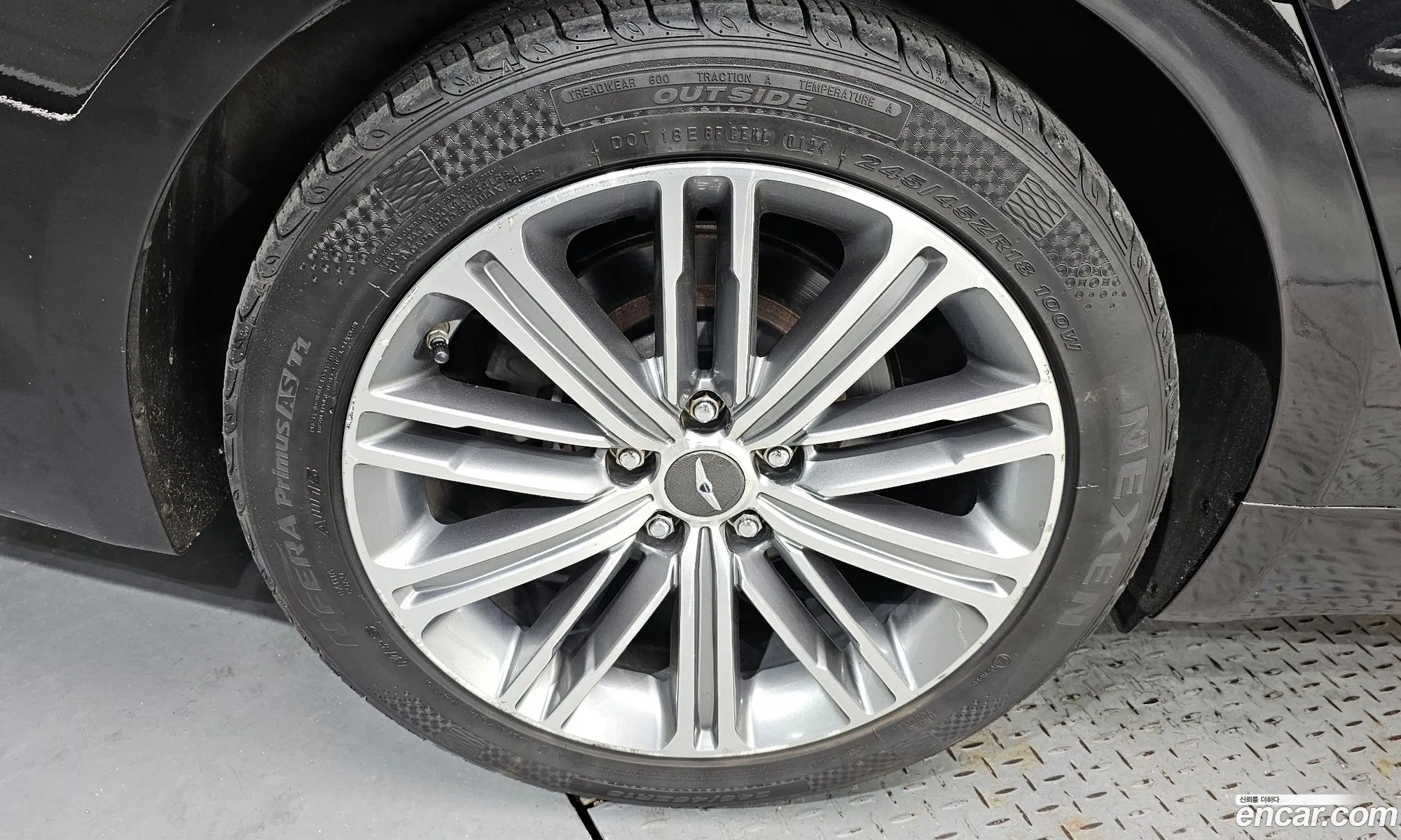 Genesis G80 2018 KMHGL41DDKU313379 — 3