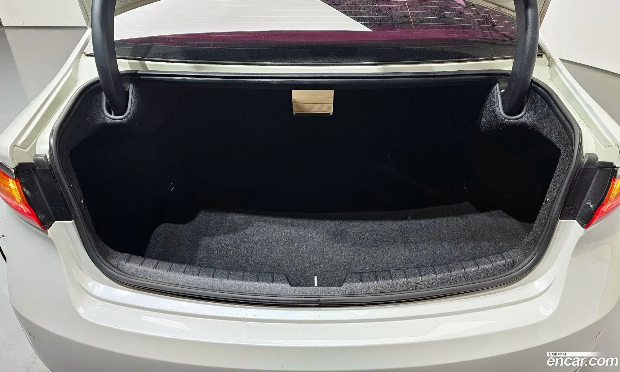 Kia K7 2017 KNALB415BHA111838 — 20