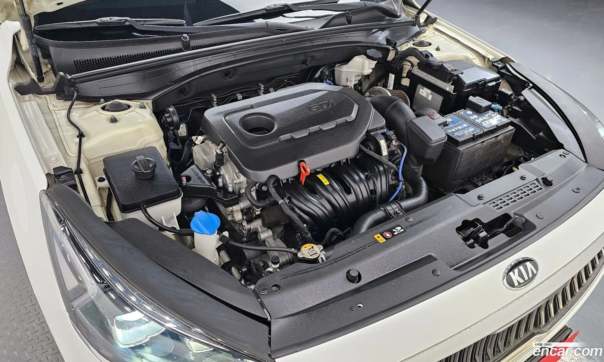 Kia K7 2017 KNALB415BHA111838 — 12