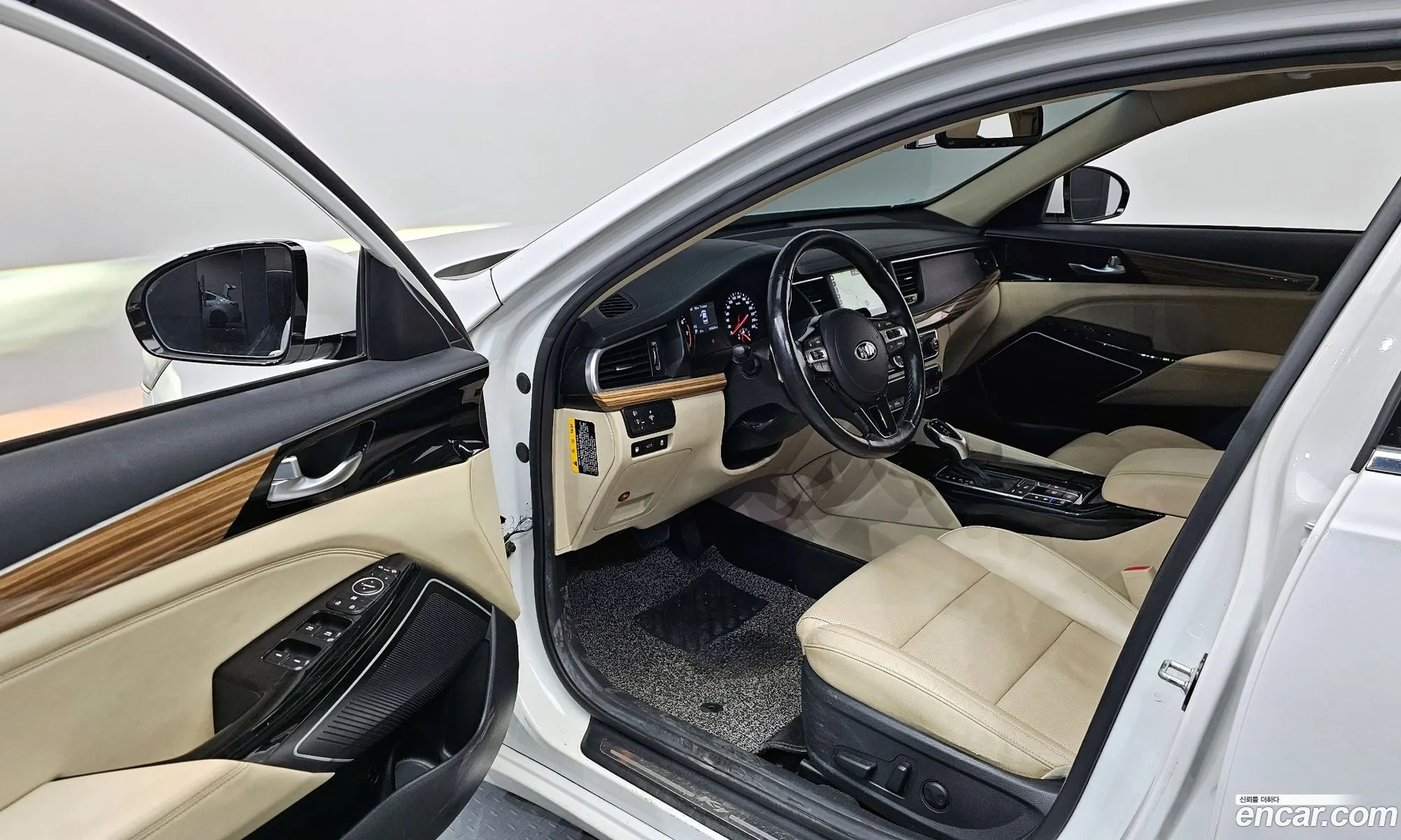 Kia K7 2017 KNALB415BHA111838 — 21