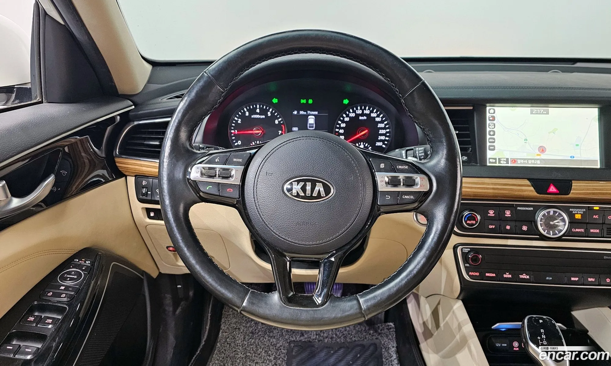 Kia K7 2017 KNALB415BHA111838 — 13