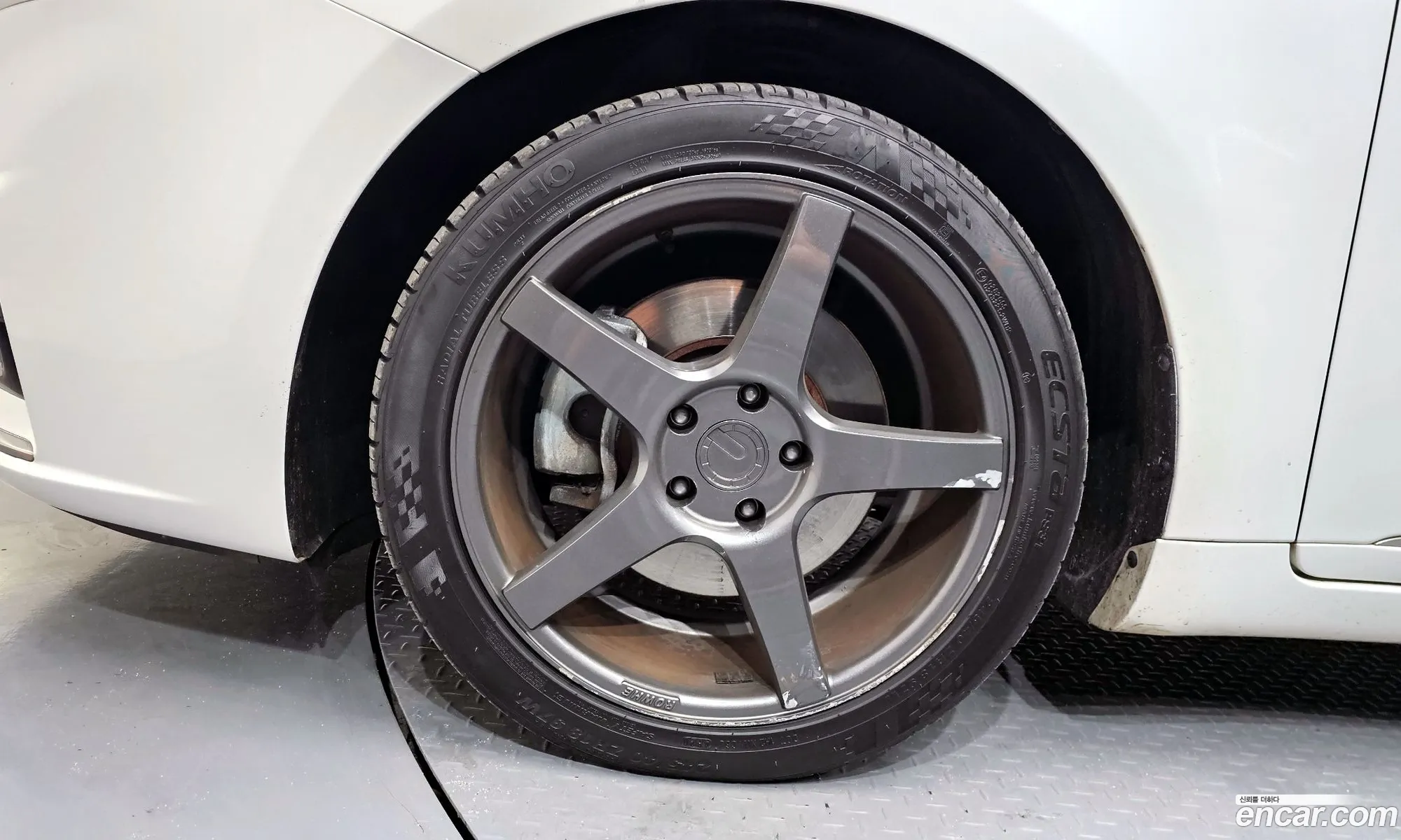 Kia K7 2017 KNALB415BHA111838 — 9
