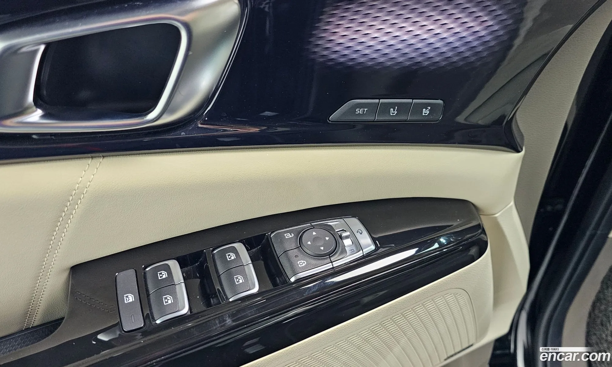 Kia Carnival 2021 KNANE813BMS083484 — 10