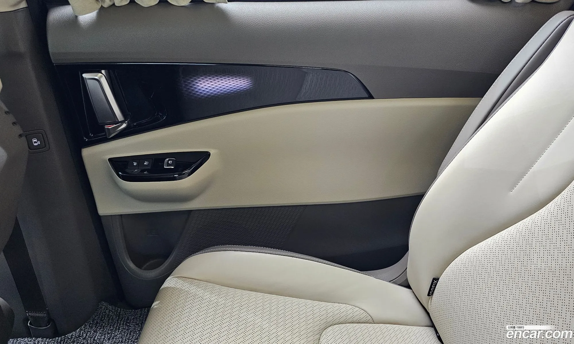 Kia Carnival 2021 KNANE813BMS083484 — 3
