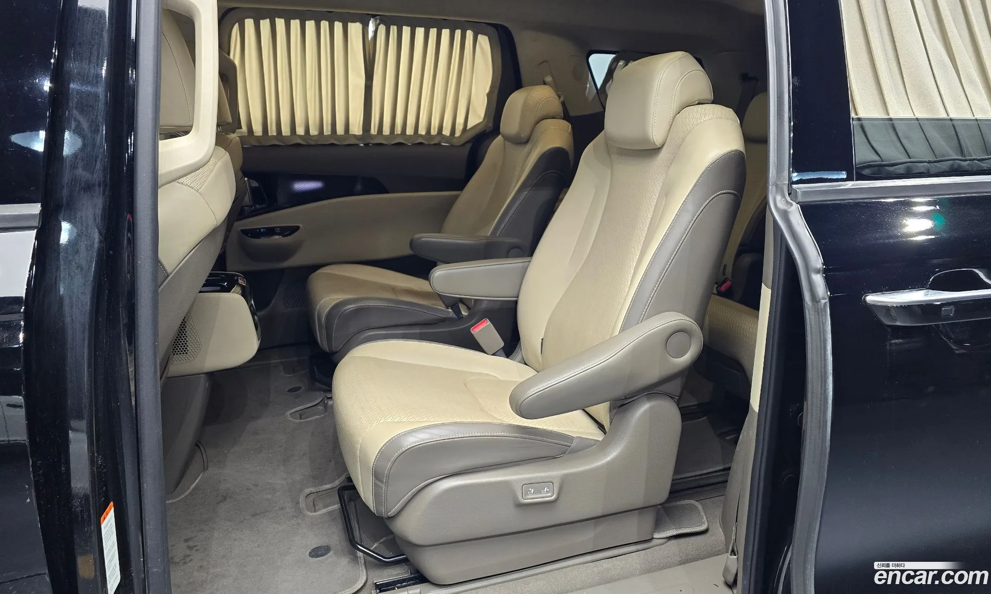 Kia Carnival 2021 KNANE81BBMS096111 — 9