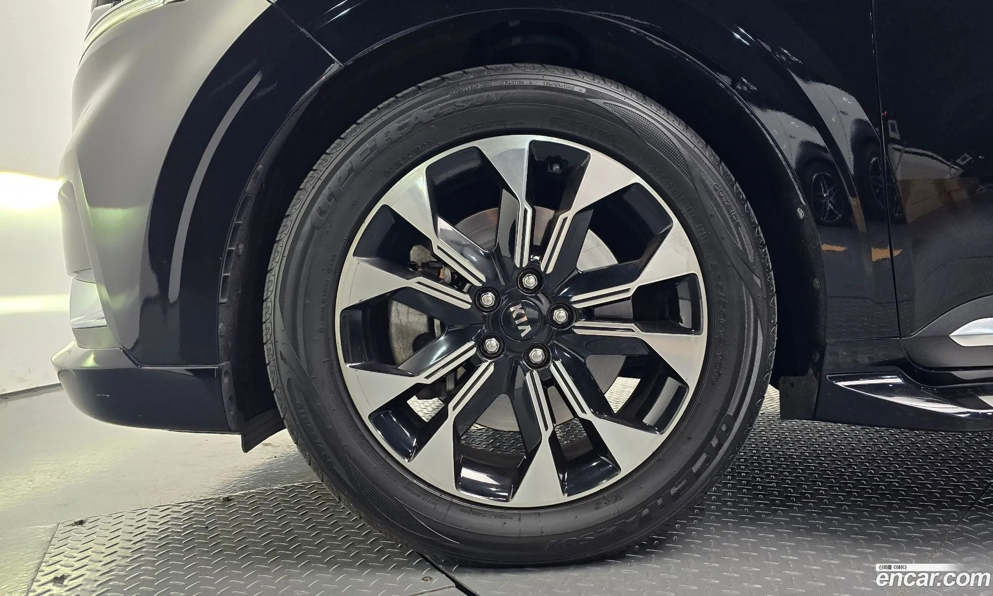 Kia Carnival 2021 KNANE81BBMS096111 — 16