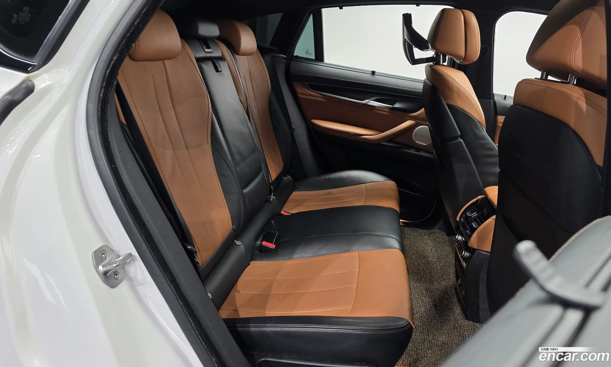 BMW X6 2018 WBAKV6102J0W37692 — 9