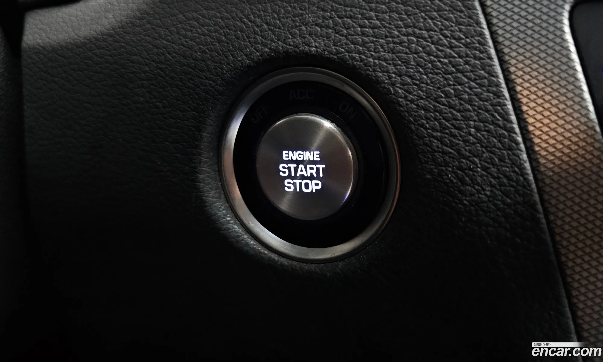 Genesis G80 2019 KMHGM41DBKU323847 — 8