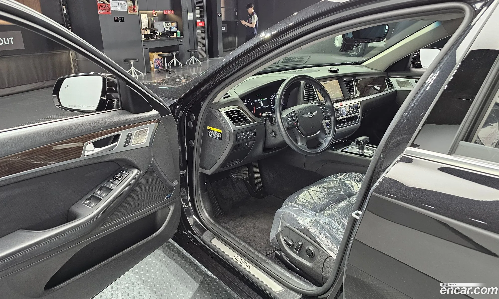 Genesis G80 2019 KMHGM41DBKU323847 — 31