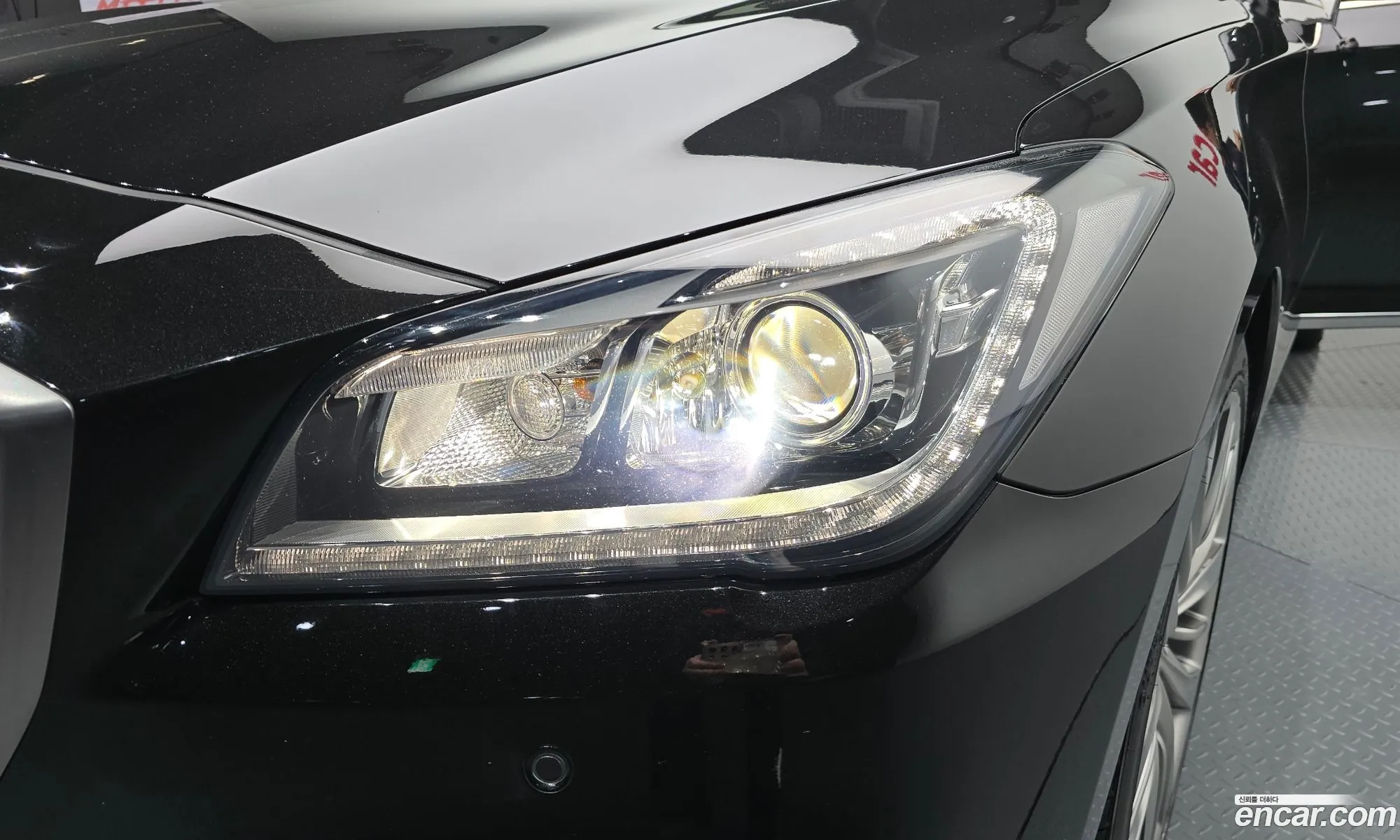 Genesis G80 2019 KMHGM41DBKU323847 — 2