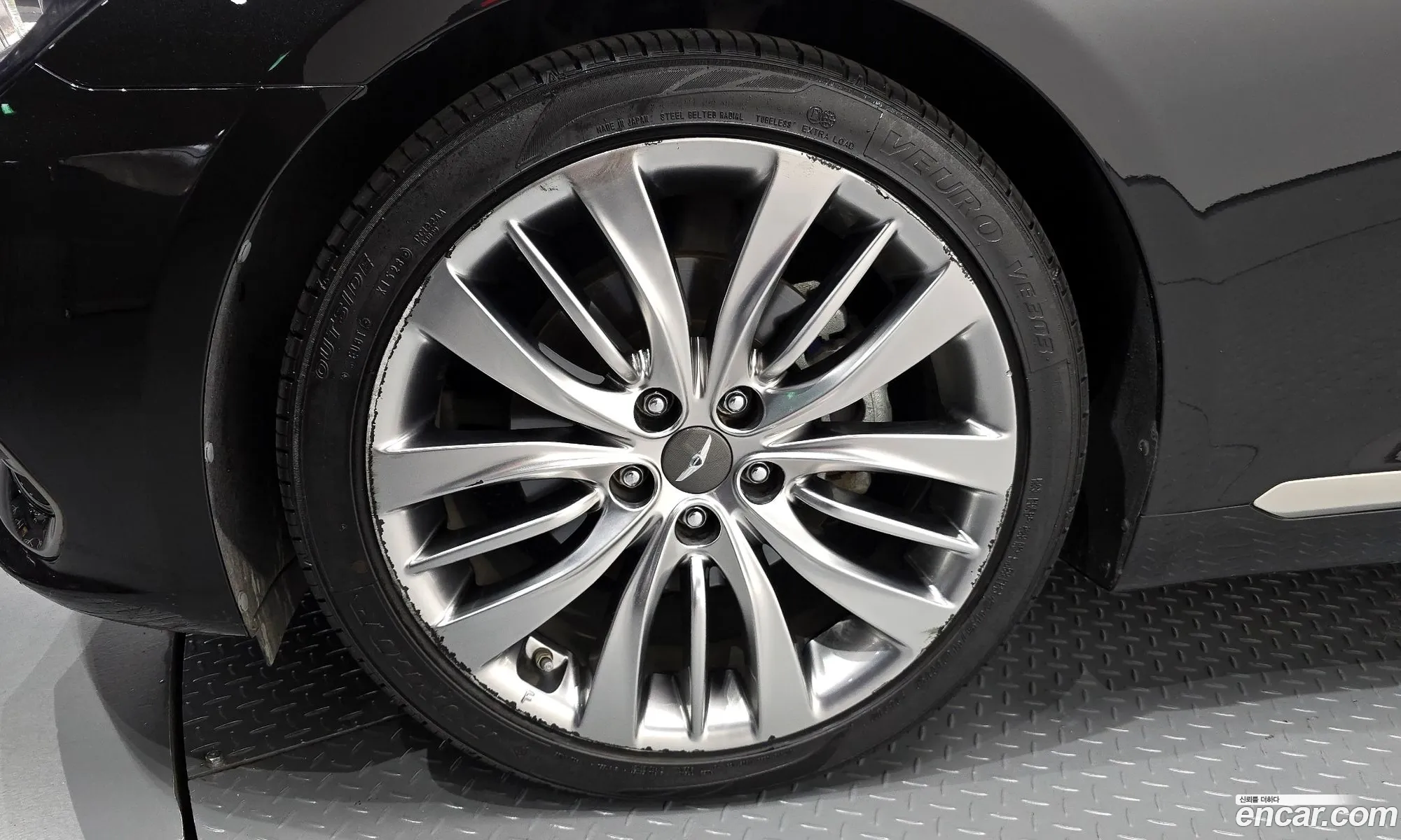 Genesis G80 2019 KMHGM41DBKU323847 — 3