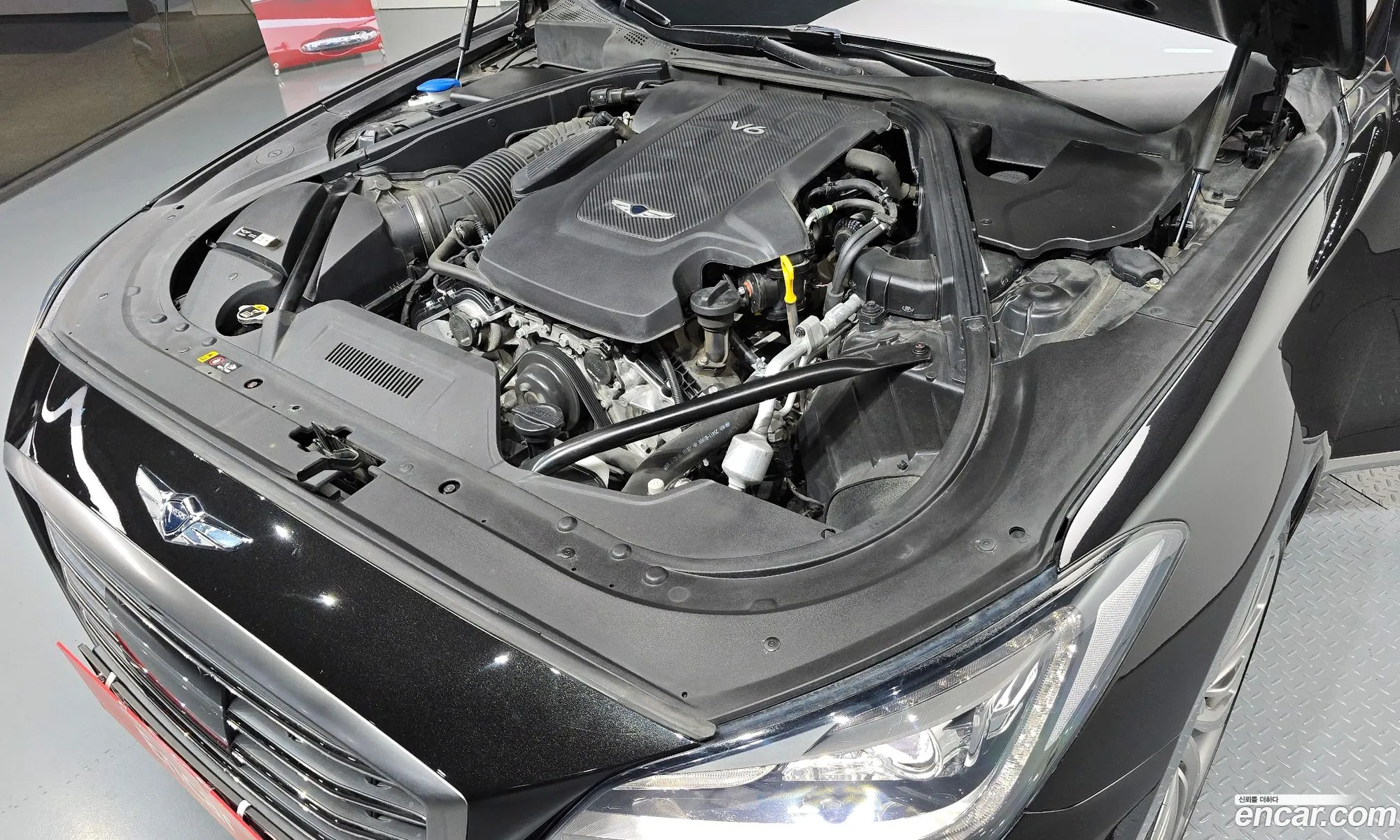 Genesis G80 2019 KMHGM41DBKU323847 — 5