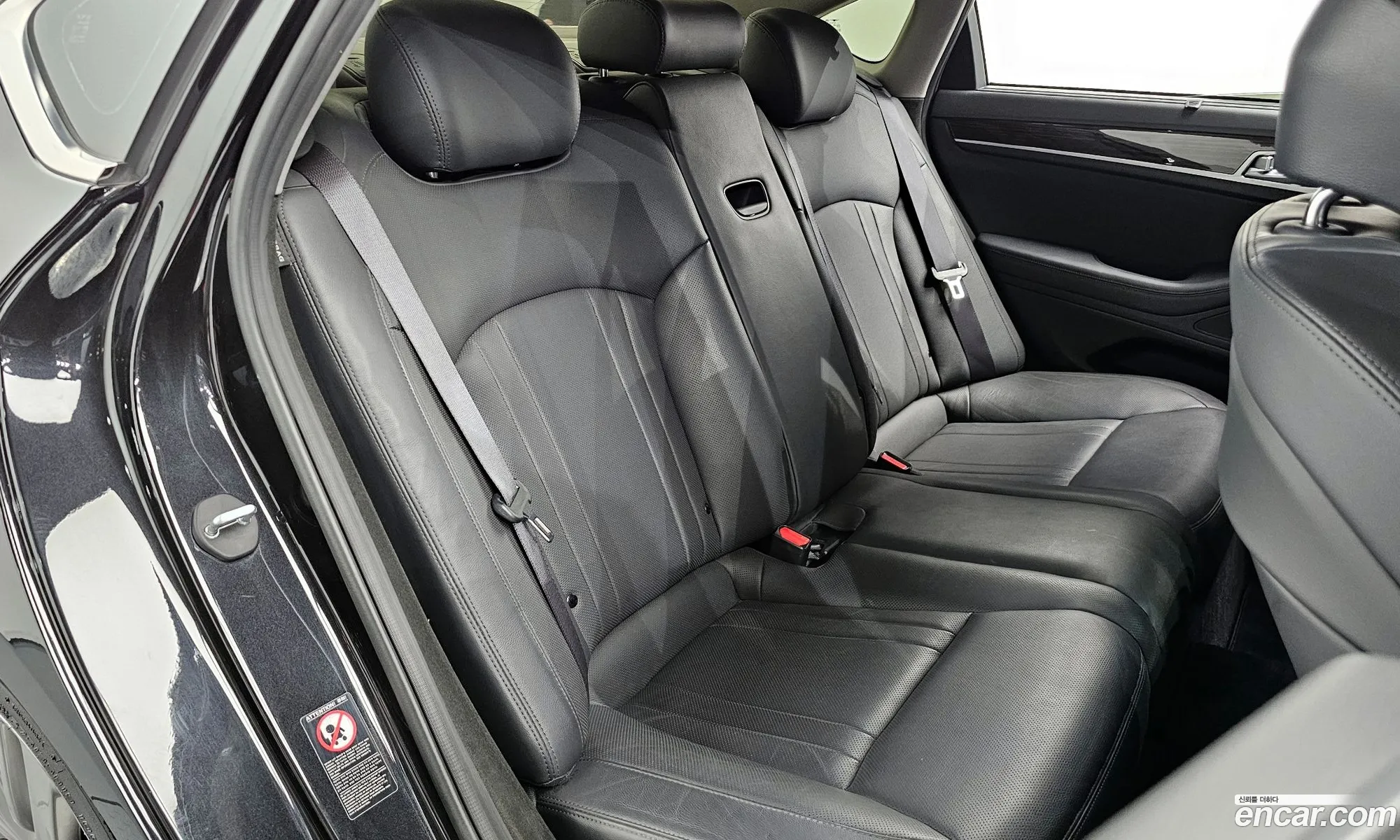 Genesis G80 2019 KMHGM41DBKU323847 — 12