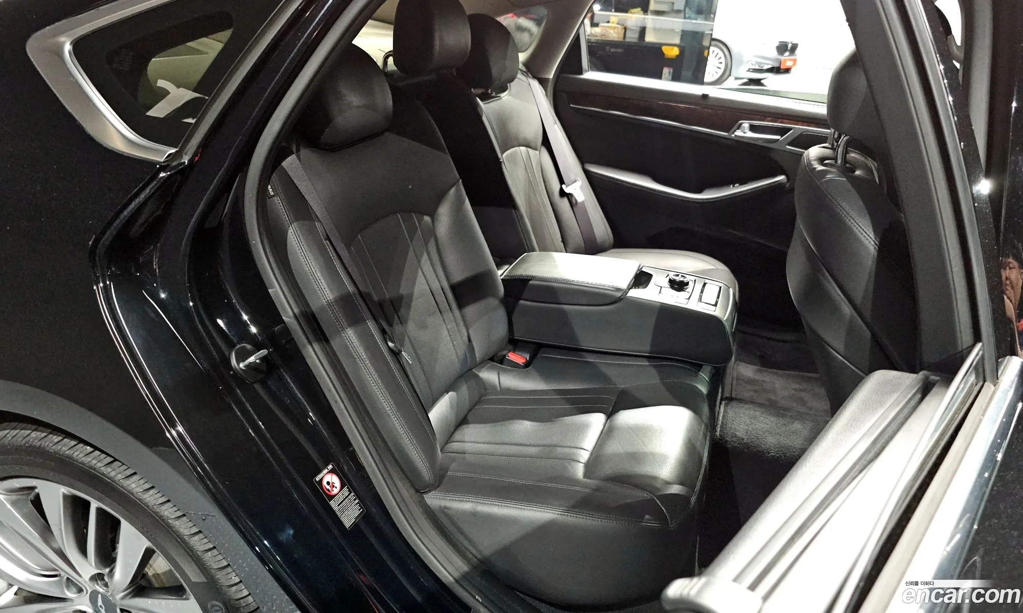 Hyundai Genesis DH 2015 KMHGM41DBGU089638 — 17