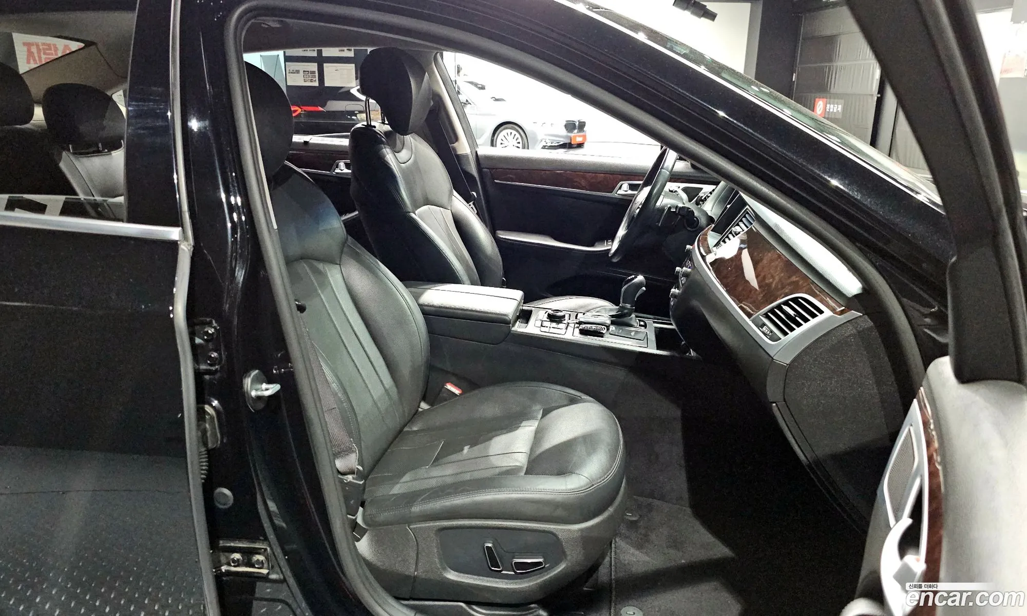 Hyundai Genesis DH 2015 KMHGM41DBGU089638 — 16