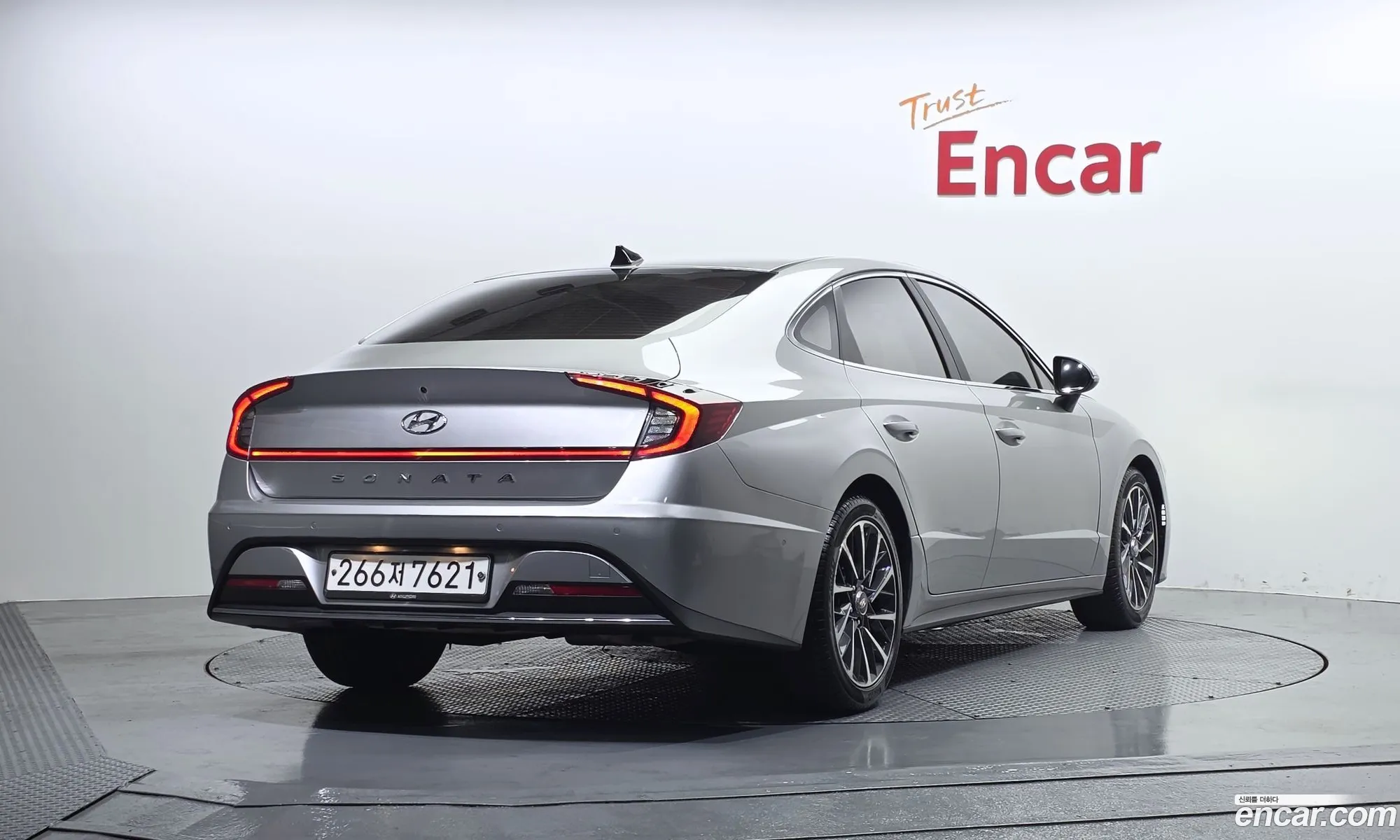 Hyundai Sonata 2019 KMHL241EBLA024986 — 29