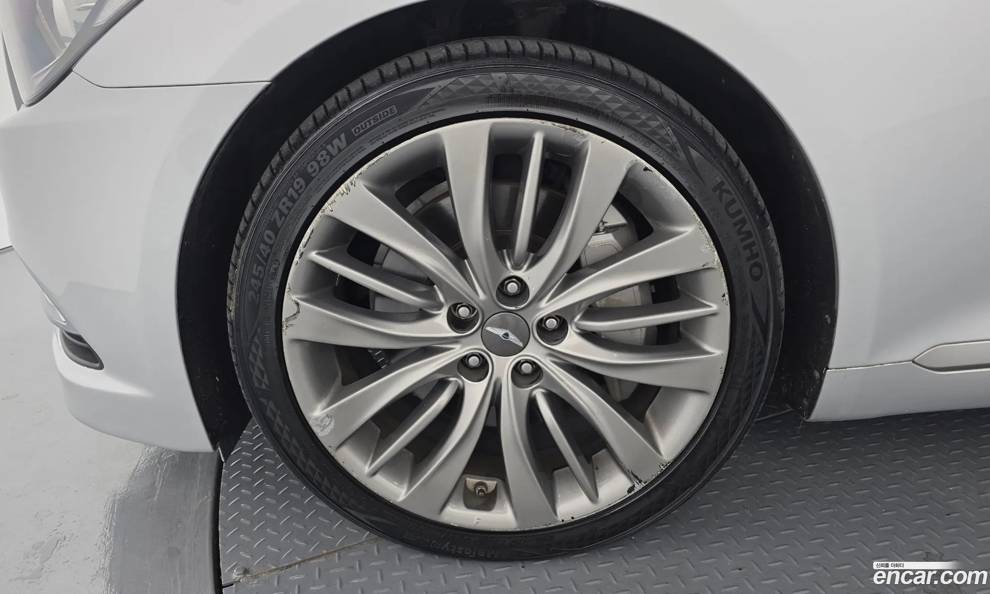 Hyundai Genesis DH 2014 KMHGM41EBFU046855 — 30