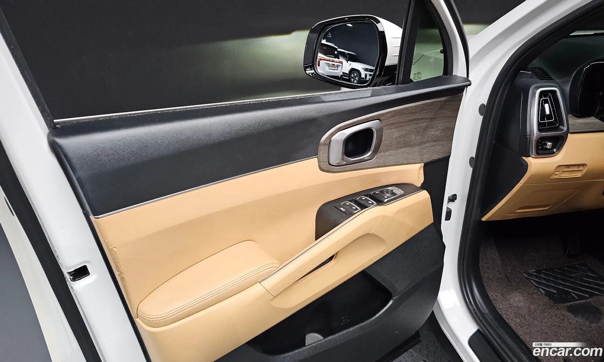 Kia Sorento 2020 KNARL81BGMA015575 — 8