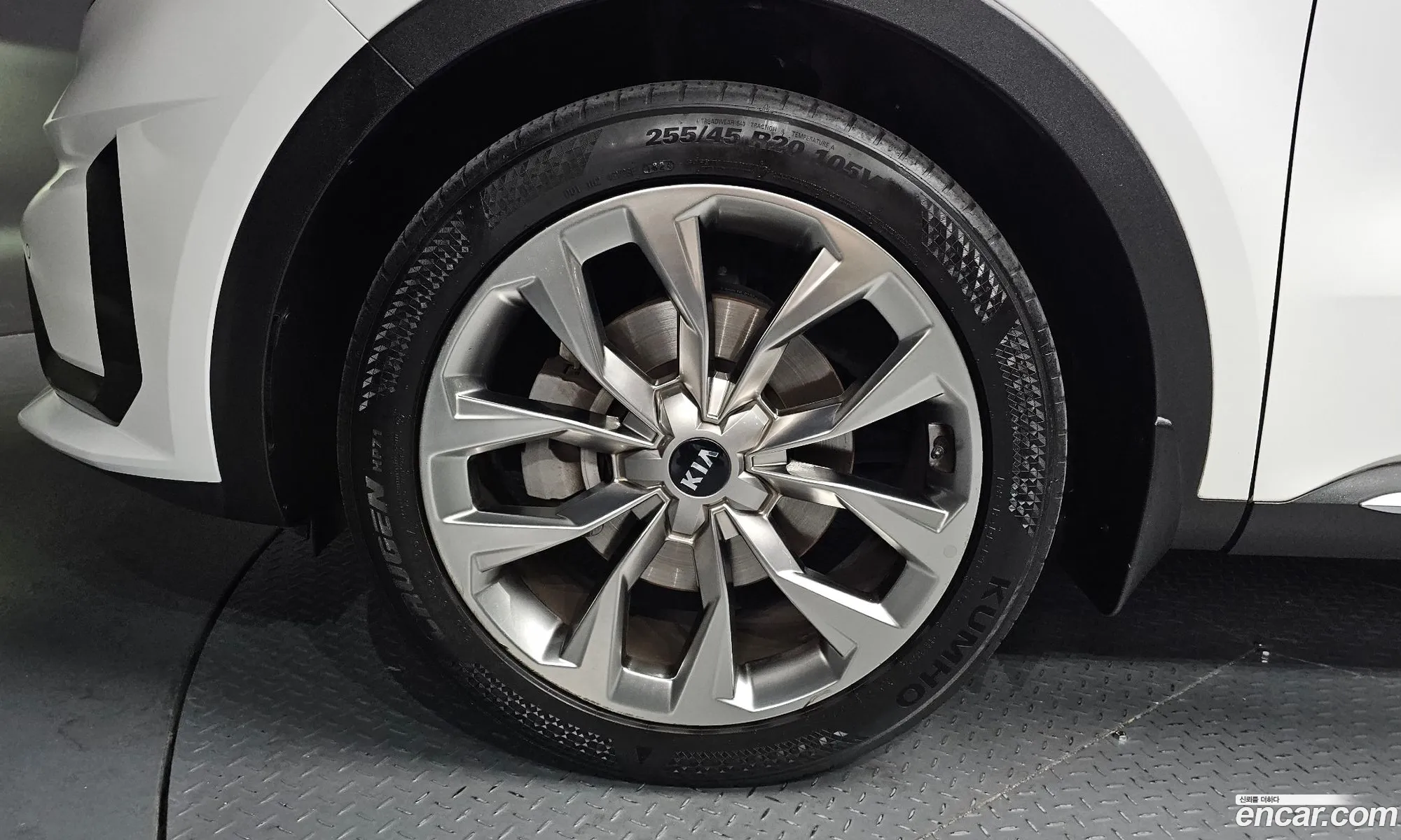 Kia Sorento 2020 KNARL81BGMA015575 — 4