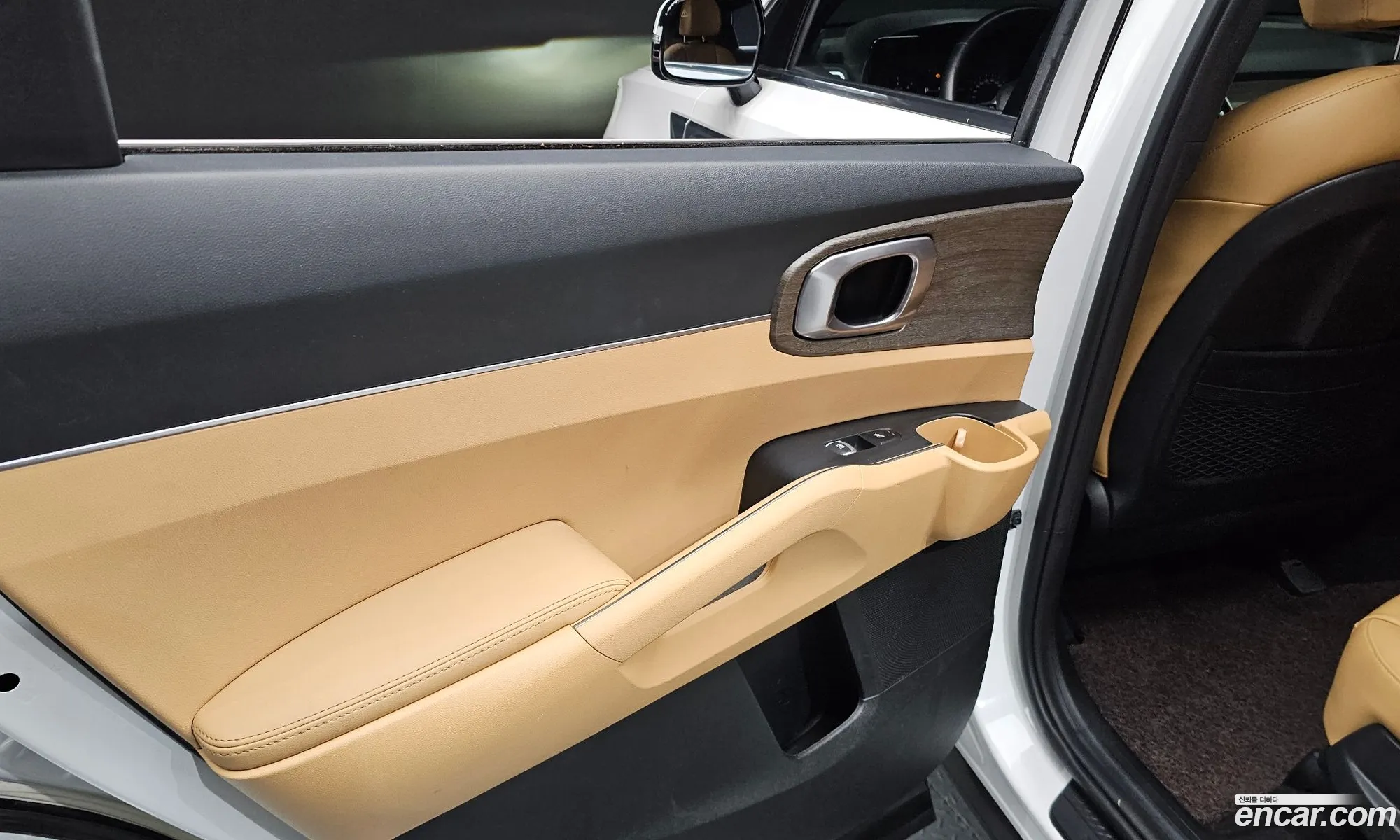 Kia Sorento 2020 KNARL81BGMA015575 — 10