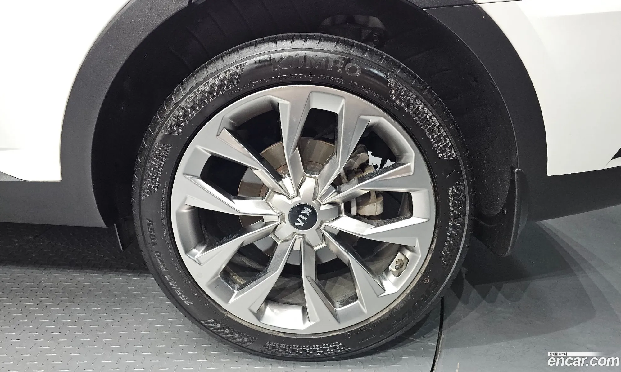 Kia Sorento 2020 KNARL81BGMA015575 — 33