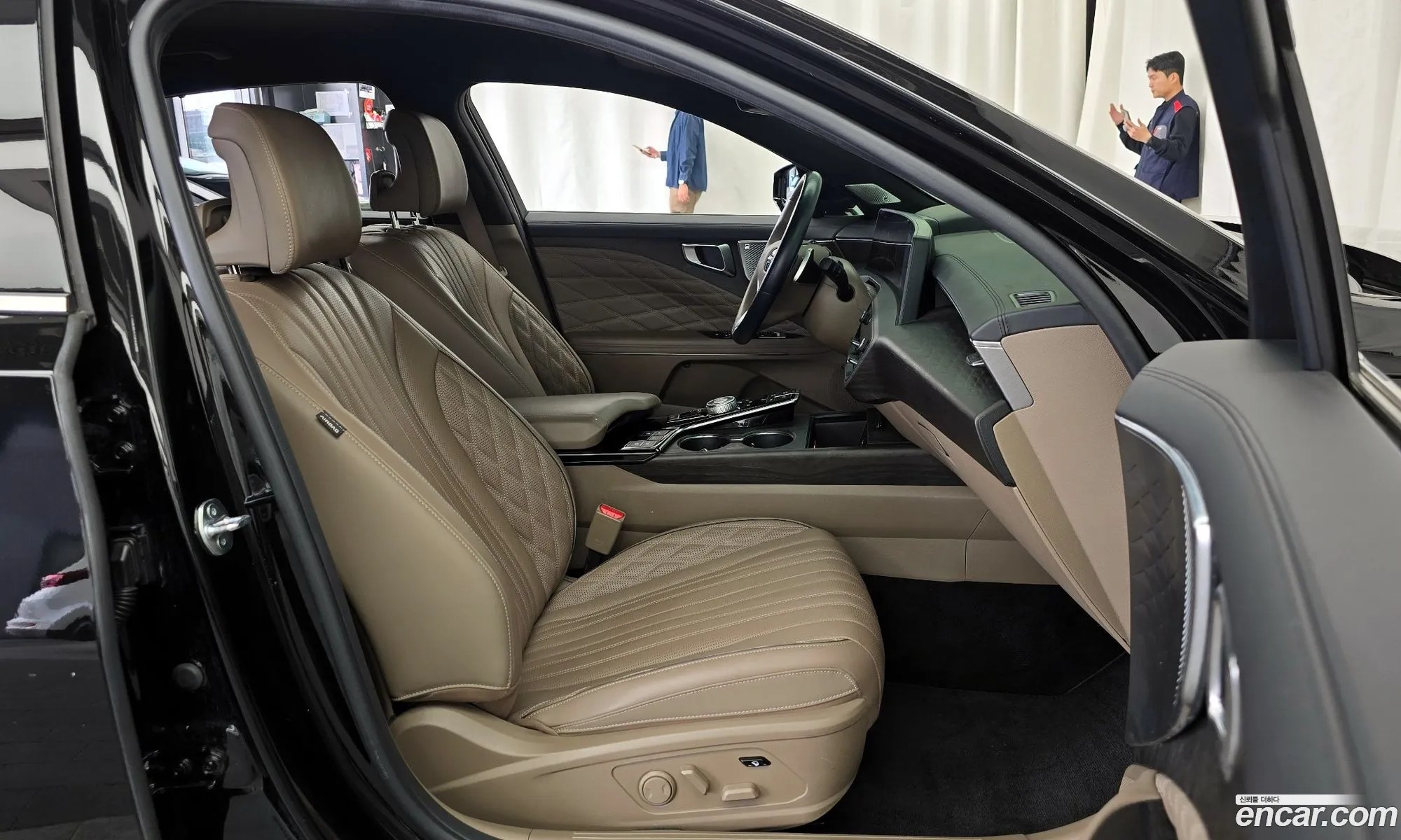 Kia K8 2024 KNAM341DDRA065981 — 16