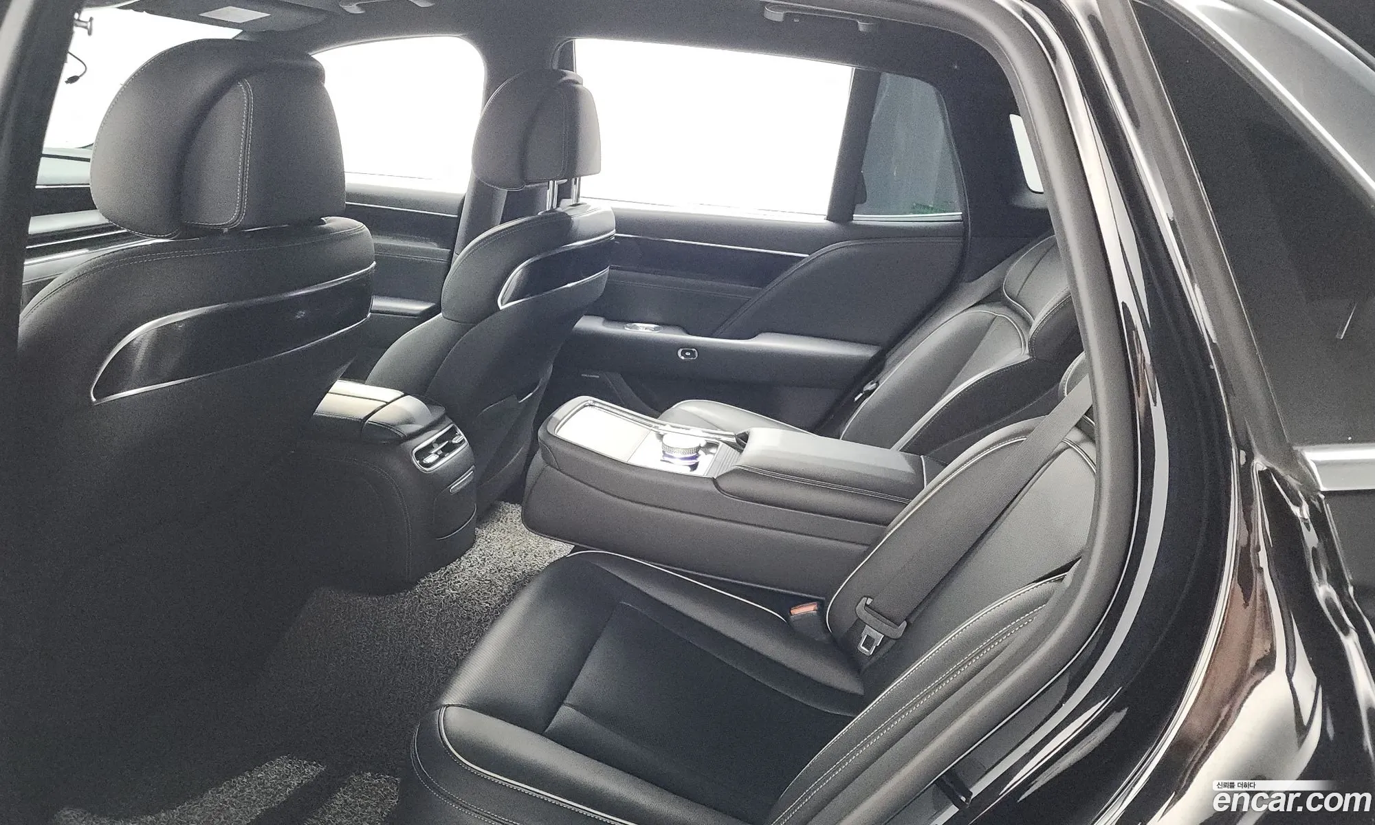 Genesis G90 2022 KMTFA41DDNU003178 — 10
