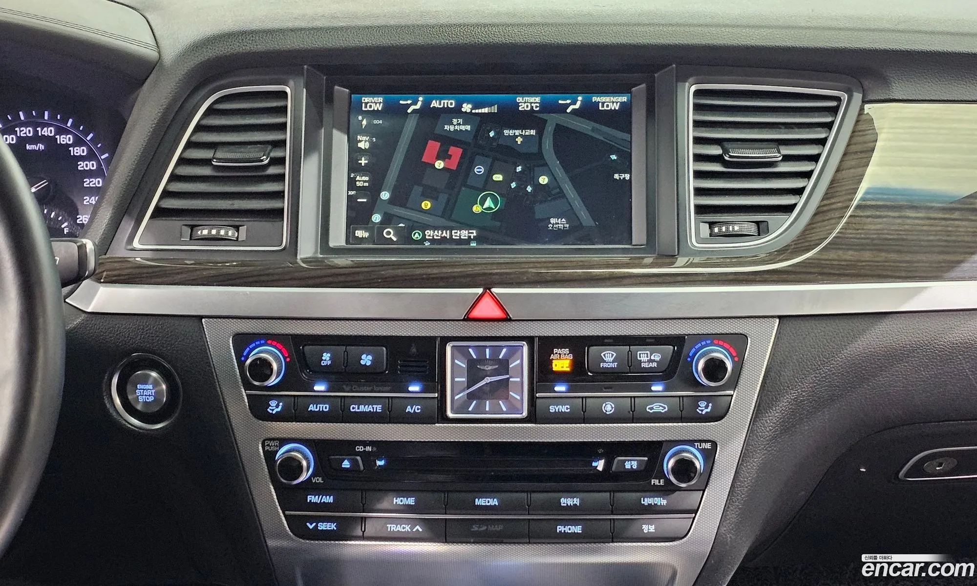 Genesis G80 2018 KMHGL412DJU292520 — 16